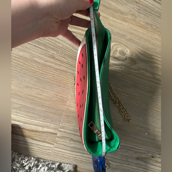 Freie Leie Watermelon Shaped Crossbody Clutch - Picture 2 of 5